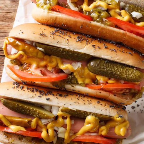 National Hot Dog Day: Which Chicago baseball stadium serves the best hot dog?