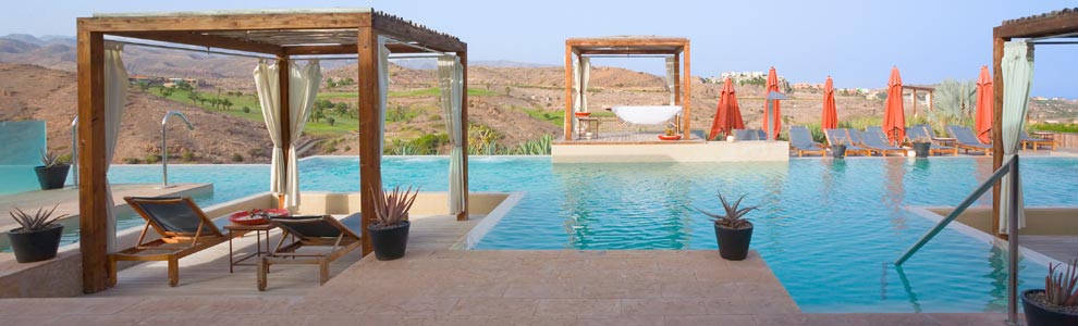 A very fancy pool